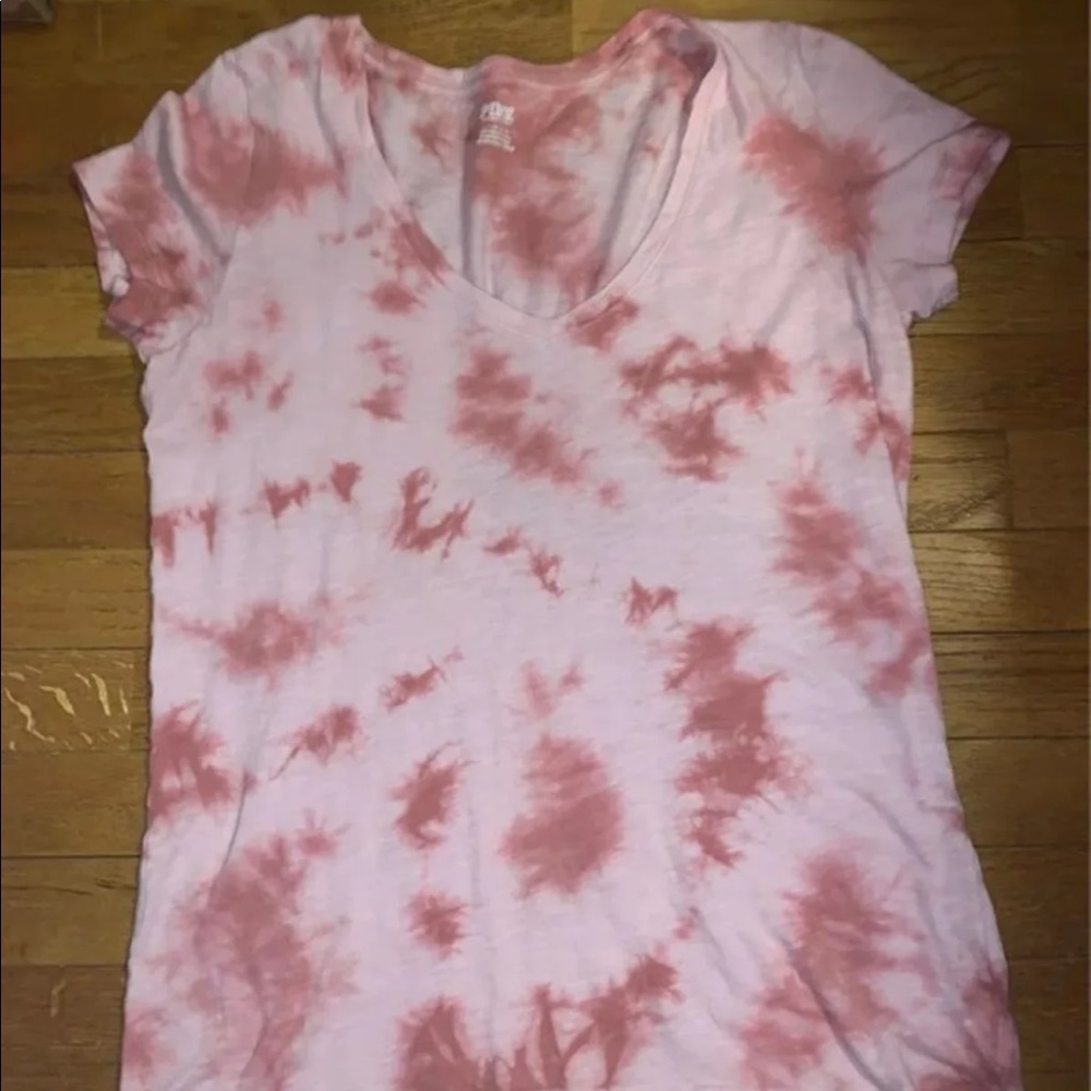 Vs pink tie dye shirt